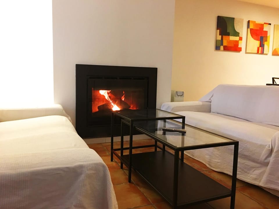 TV and multimedia, Lounge or bar, flat iron