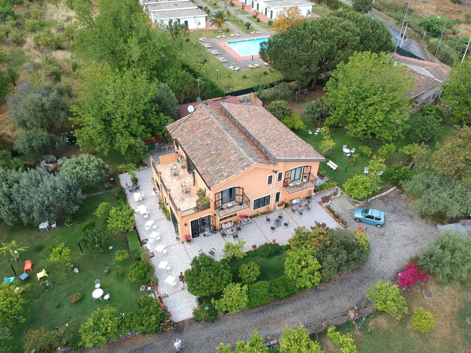 Property building, Facade/entrance, Bird's eye view