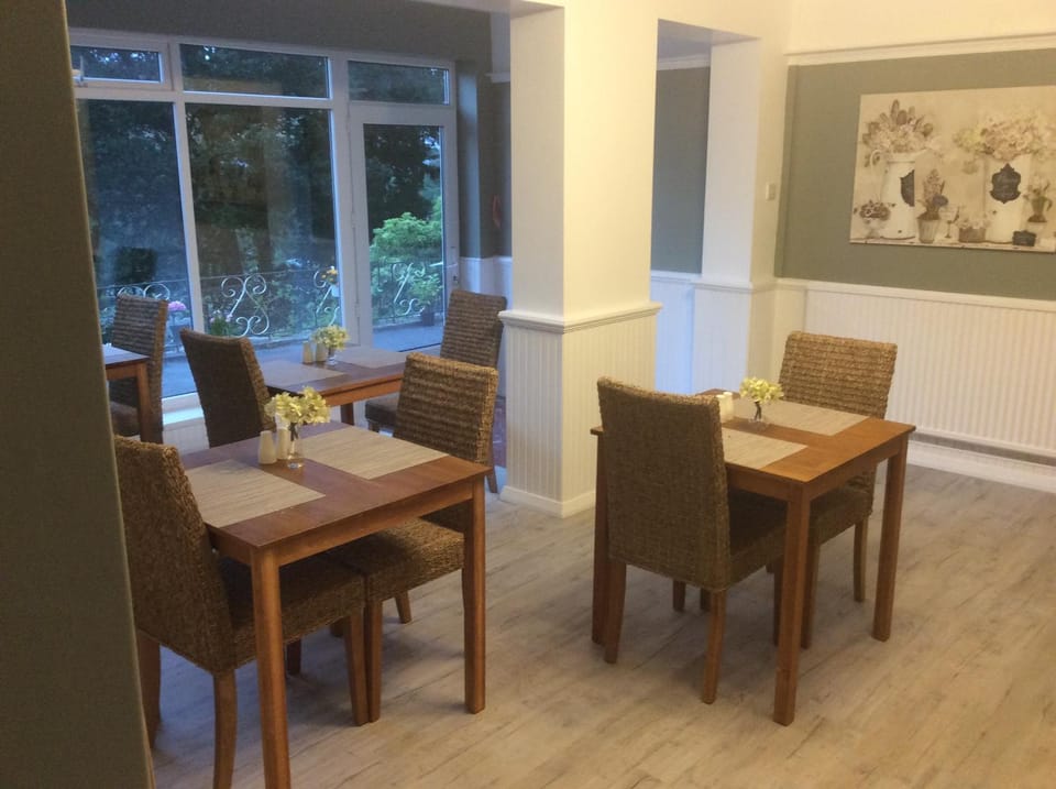 Dining area, Mountain view