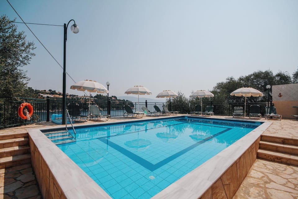 Swimming pool, Swimming pool