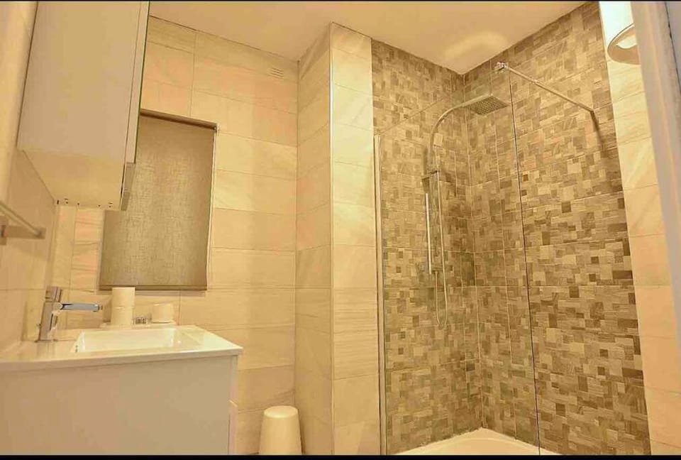 2 Bedroom Nicely Furnished Seaside Apartment in Gzira - Dima 2 Apartment in Sliema