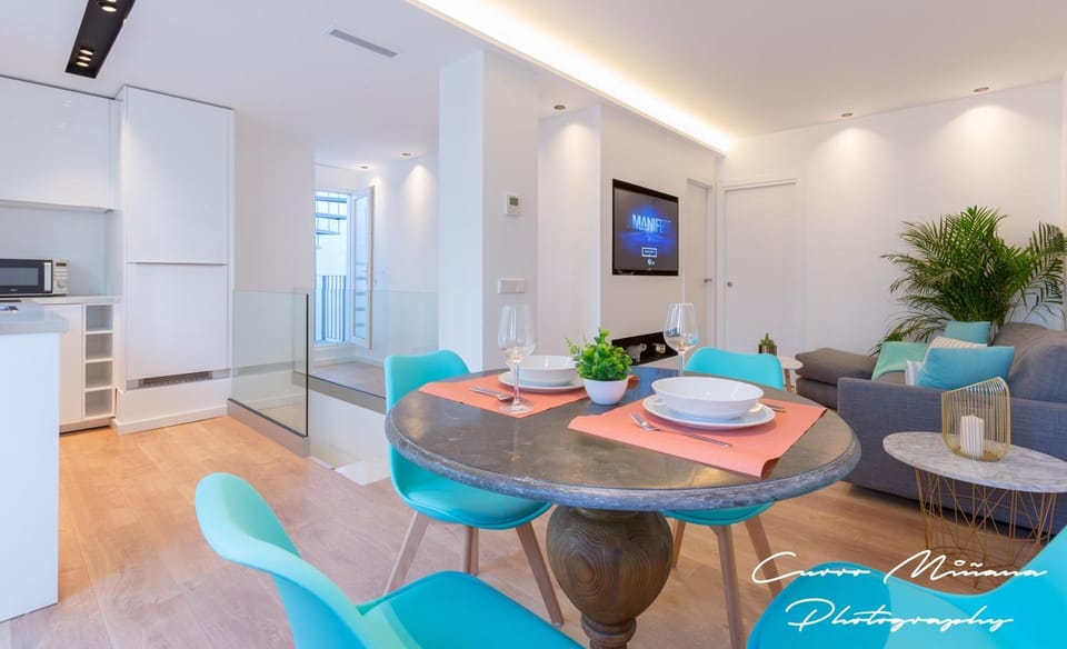 Living room, Dining area