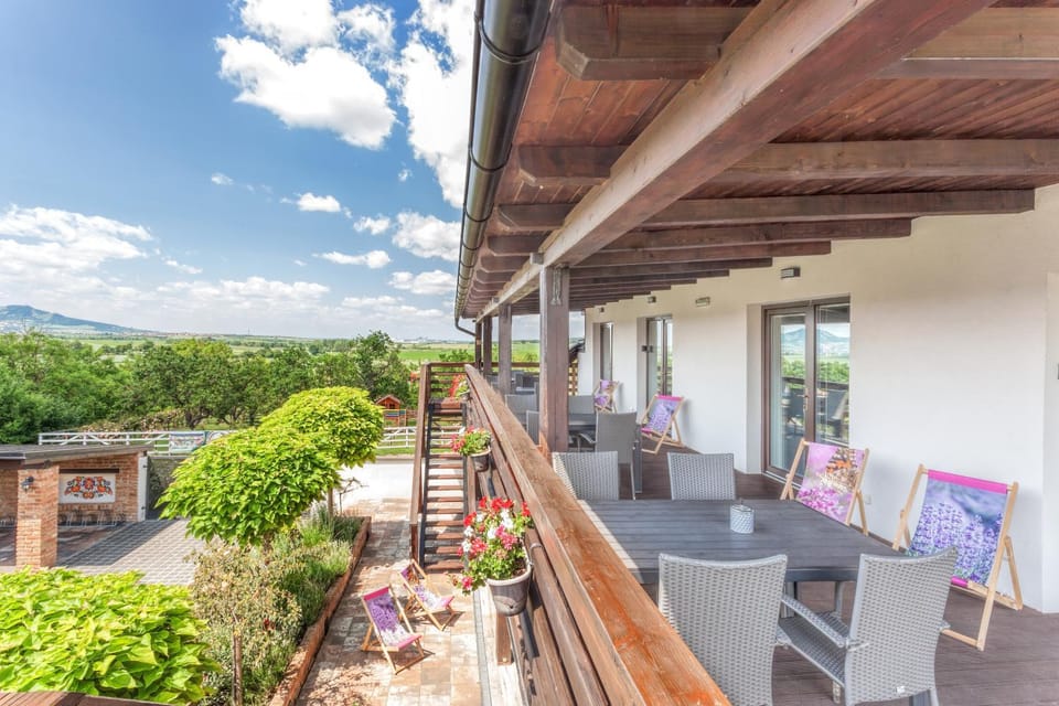 Apartmány pod Pálavou Bed and Breakfast in South Moravian Region