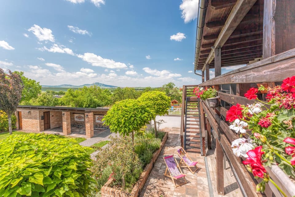 Apartmány pod Pálavou Bed and Breakfast in South Moravian Region