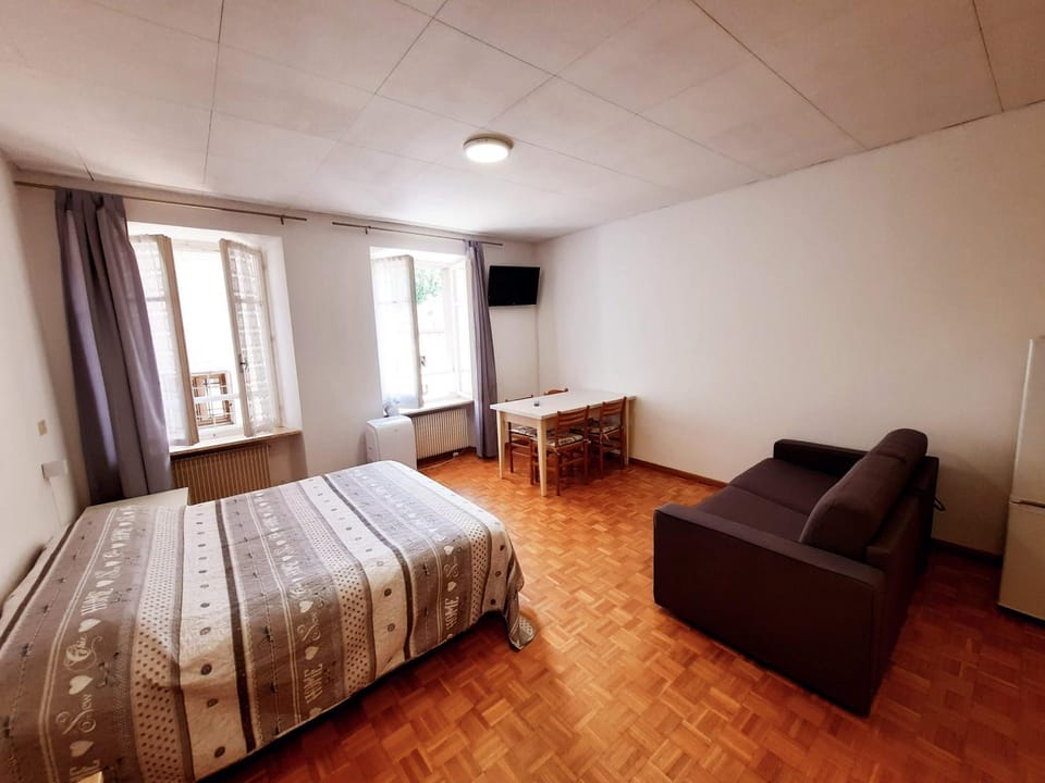 Living room, Bedroom