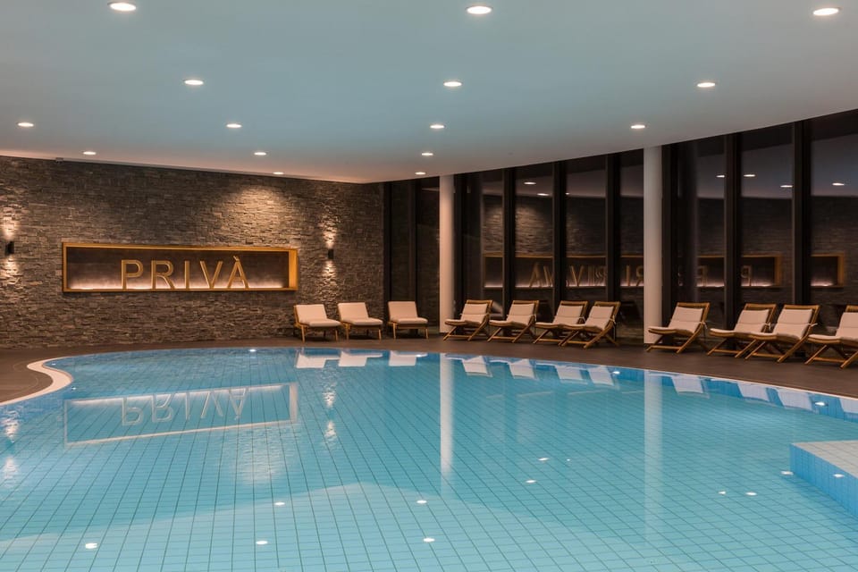 Swimming pool, Swimming pool