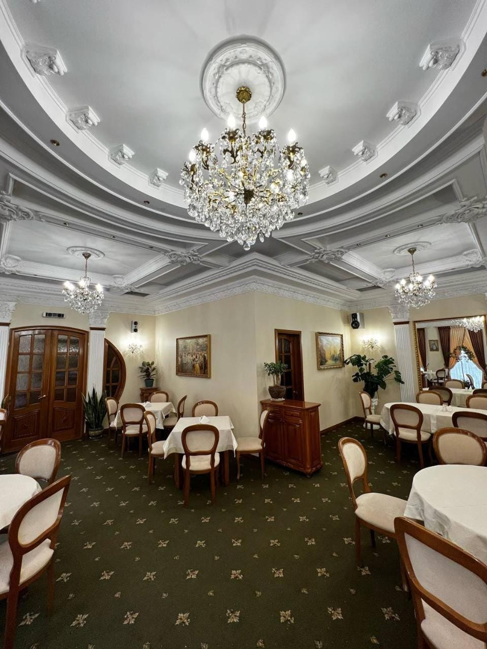 Restaurant/places to eat, Meeting/conference room