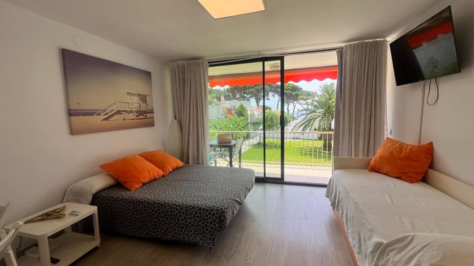 Residencia Beach Bed and Breakfast in Cambrils