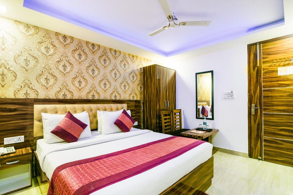 Bed, Photo of the whole room, Bedroom