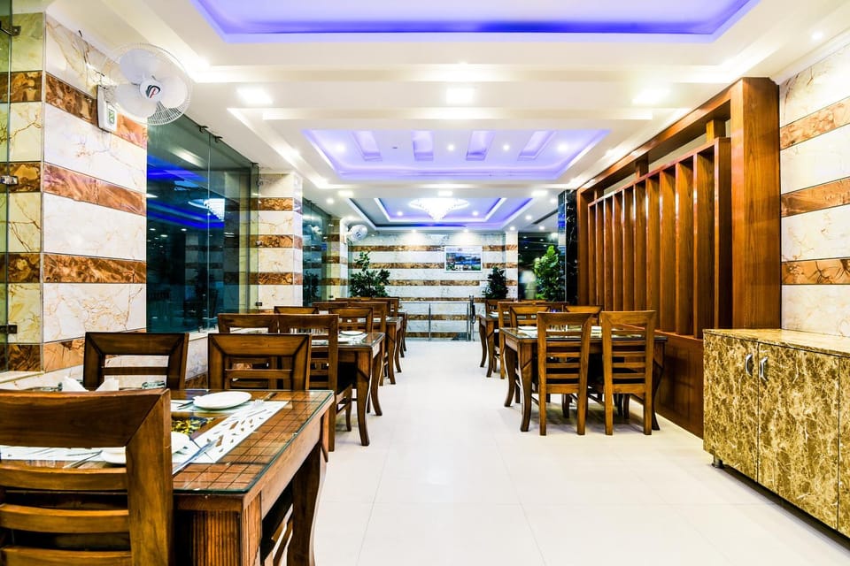 Restaurant/places to eat, Restaurant/places to eat