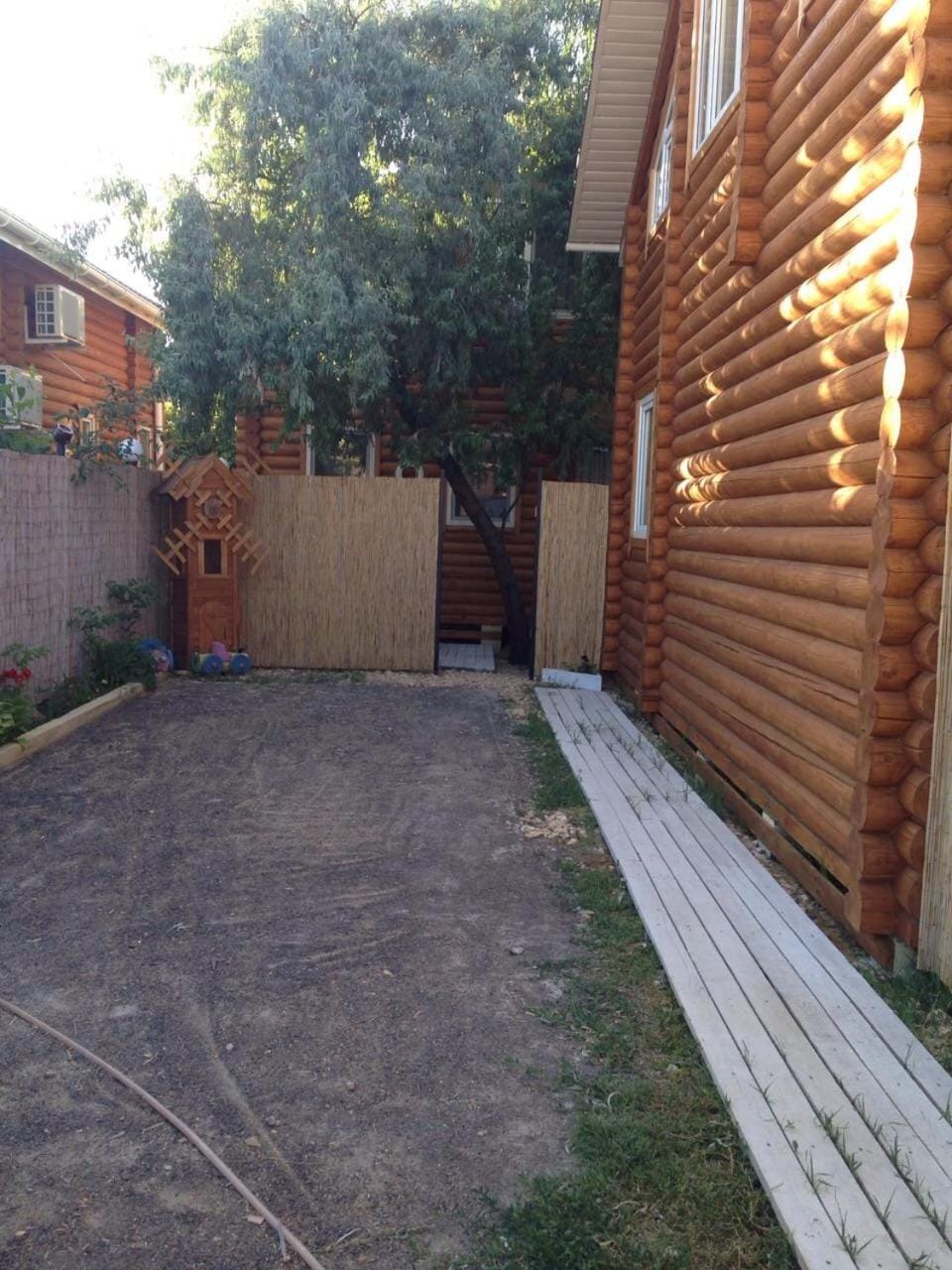 Дом из брёвен на берегу моря в Затоке (сруб, ЭКО-дом) Apartment in Odessa Oblast