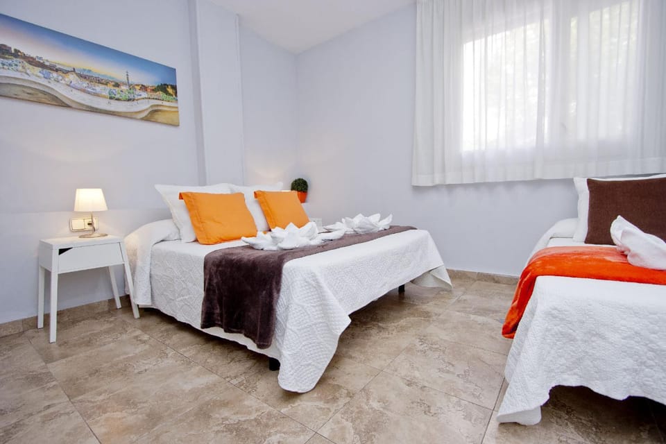 Barcelona City Seven Hostal Bed and Breakfast in Barcelona