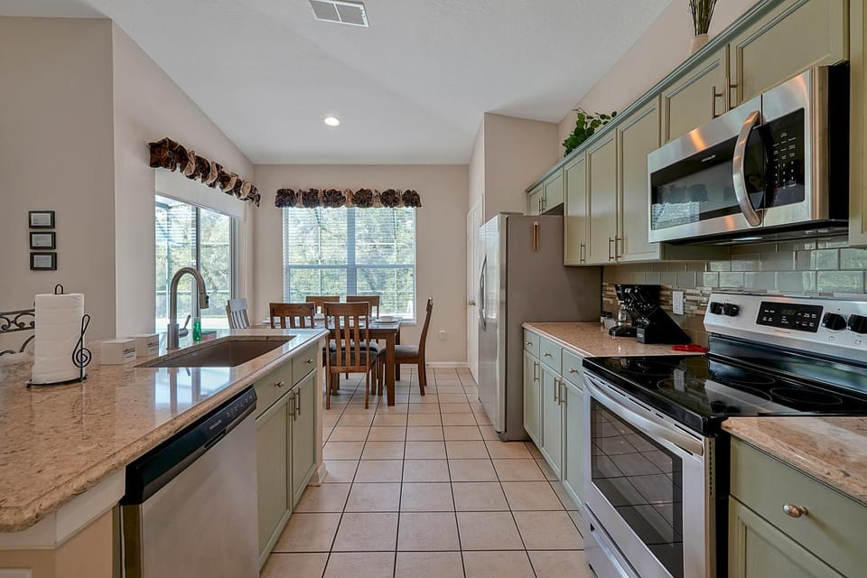 Pool view, minibar, pet friendly, stove, kitchen