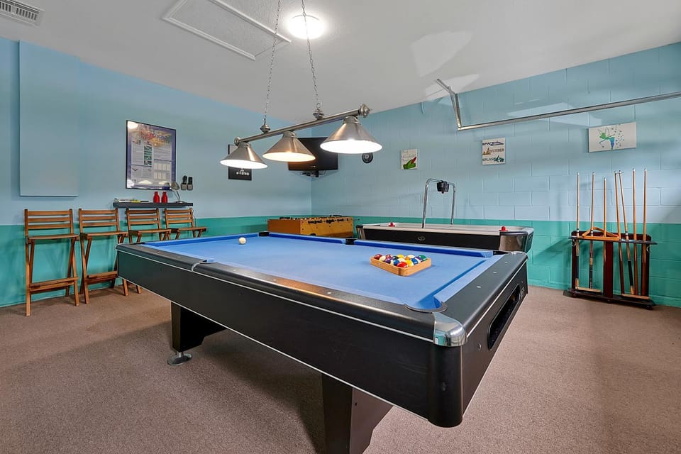 Billiard, Game Room
