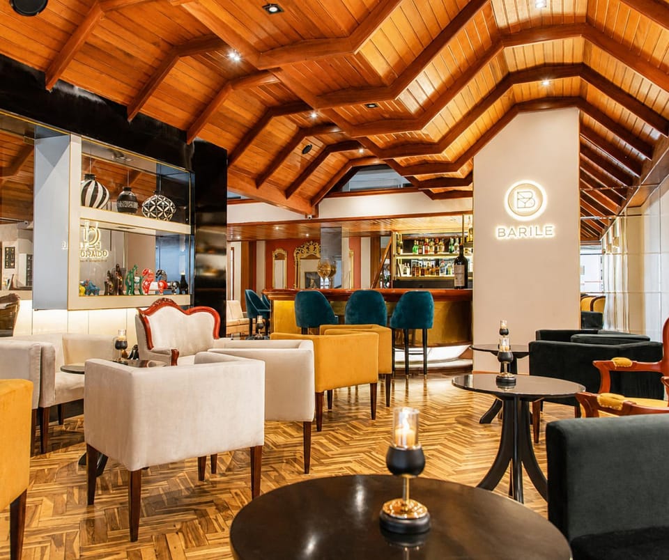 Coffee/tea facilities, Lounge or bar, minibar