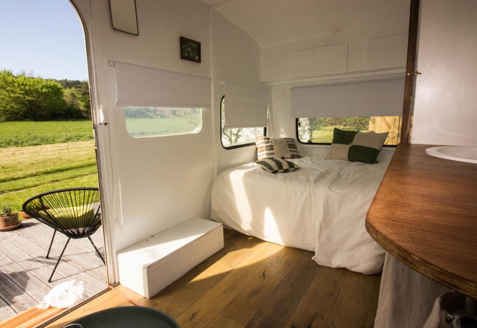 Ma caravane dans les collines Luxury tent in Occitanie