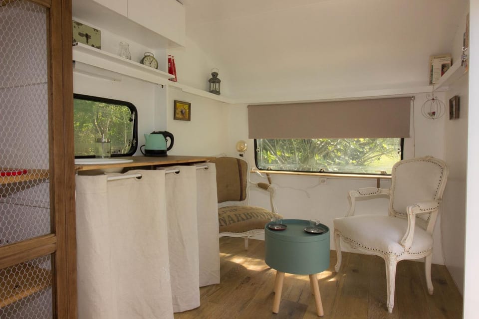 Ma caravane dans les collines Luxury tent in Occitanie