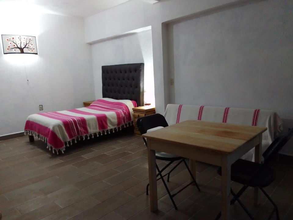 Hospedaje Casa Cortés - Recamaras de Descanso en Tepoztlán Mor Nature lodge in Tepoztlan