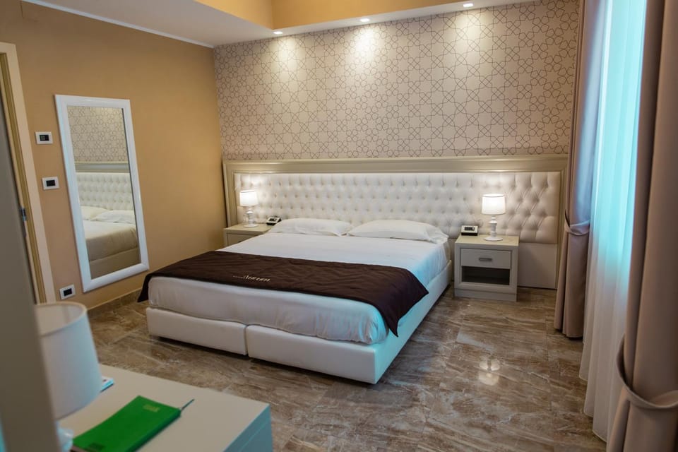 Balcony/Terrace, Photo of the whole room, Bedroom, Garden view