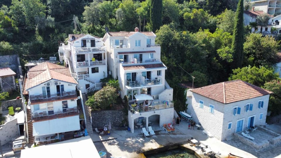 Villa del mare Bed and Breakfast in Kotor Municipality