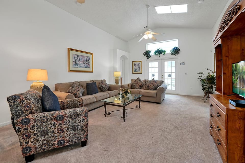 TV and multimedia, Living room, Seating area