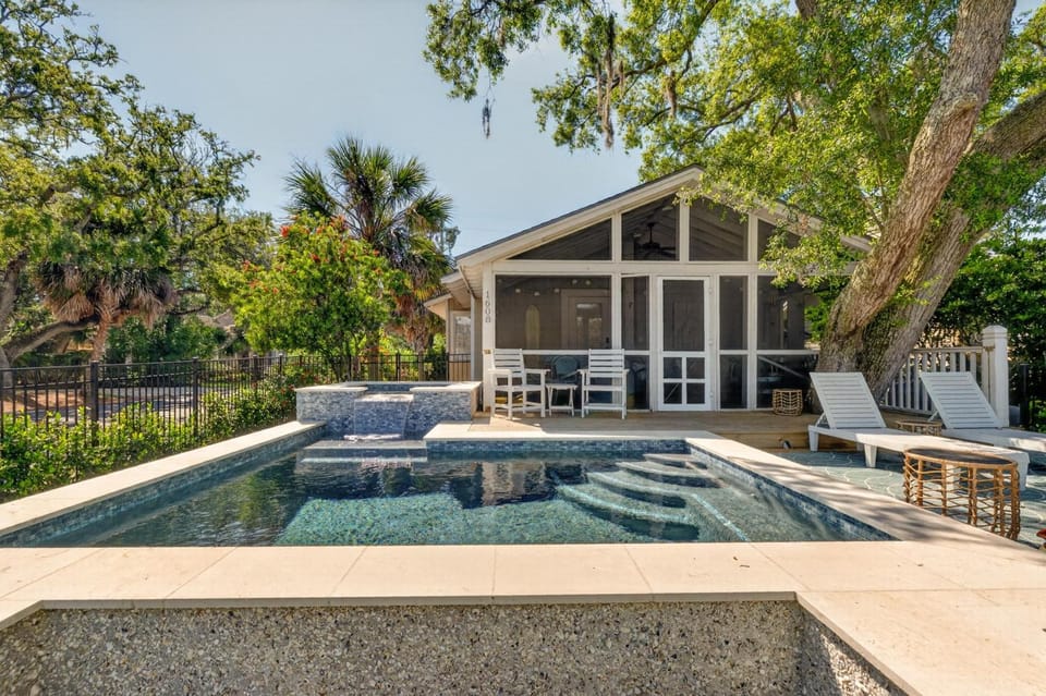 Landfall Cottage House in Saint Simons Island