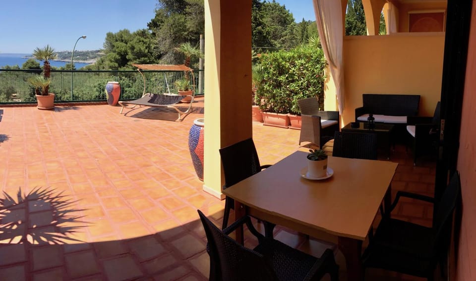 Patio, Sea view
