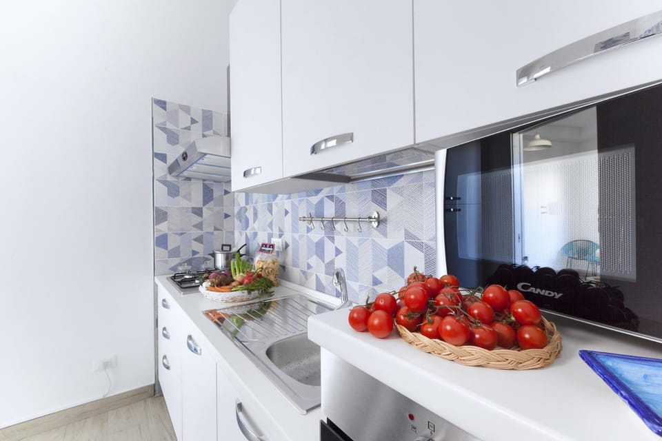 Kitchen or kitchenette, Kitchen or kitchenette