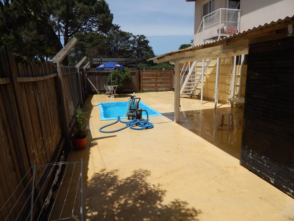 Swimming pool, Swimming pool