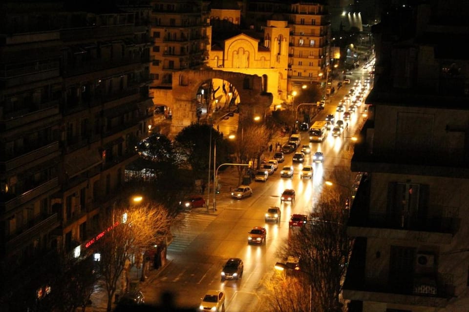 Unique Skyview Apartment-Downtown Apartment in Thessaloniki