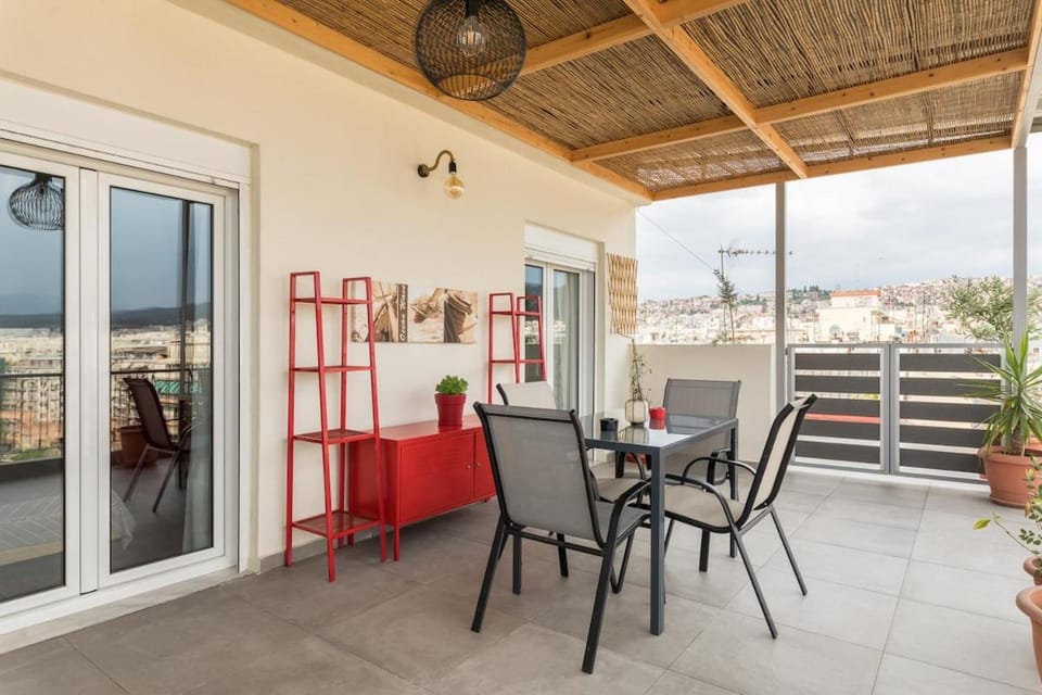 Unique Skyview Apartment-Downtown Apartment in Thessaloniki