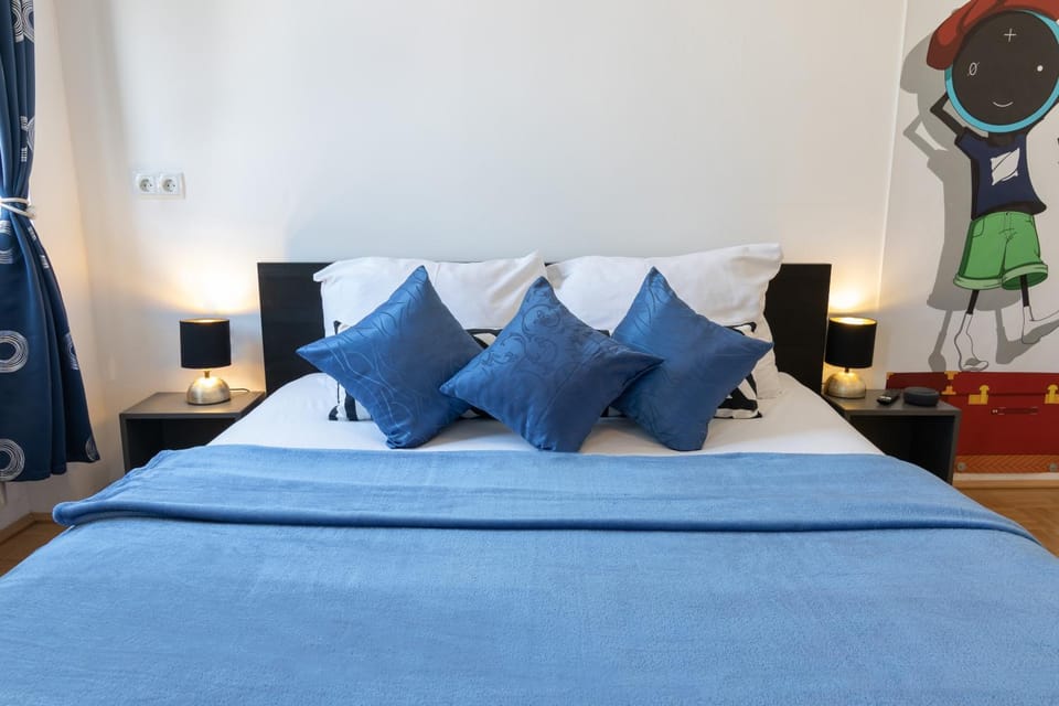 Bed, Bedroom