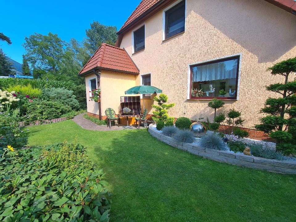 Property building, Garden