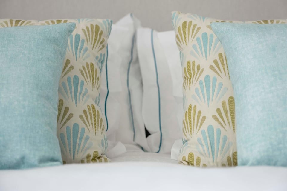 Bed, Decorative detail, Bedroom