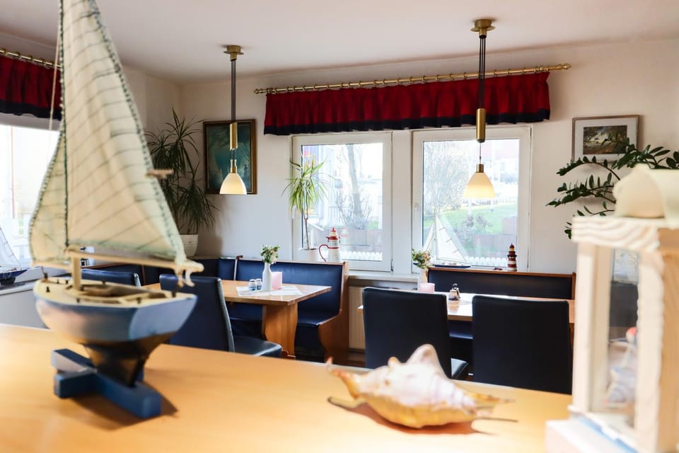 Restaurant/places to eat, Breakfast, Breakfast