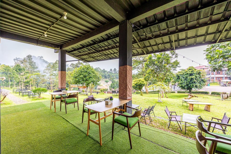 Restaurant/places to eat, Dining area, Garden view