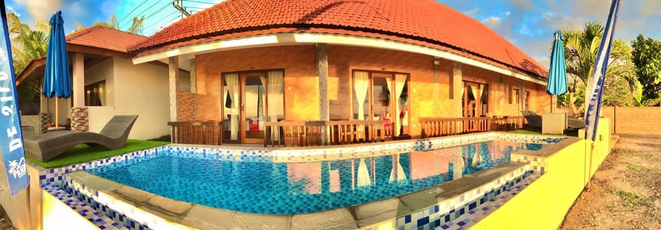 Property building, Pool view, Swimming pool, sunbed