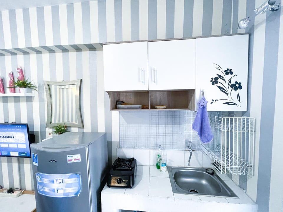 Kitchen or kitchenette, Communal kitchen