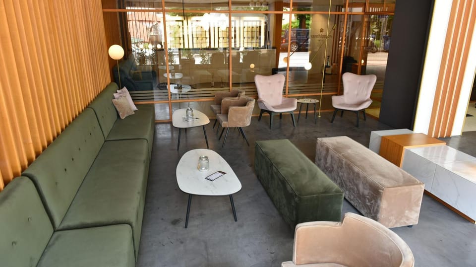 Lounge or bar