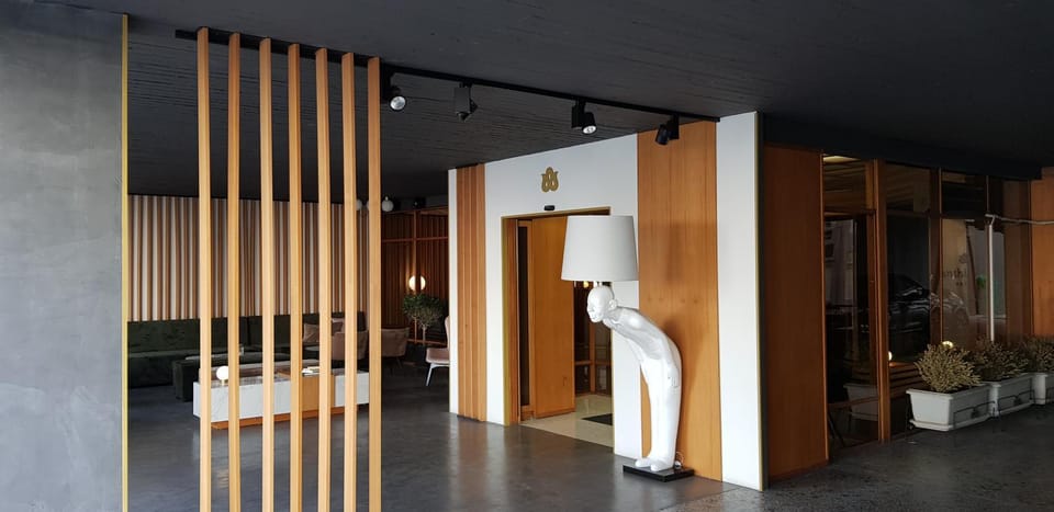 Facade/entrance