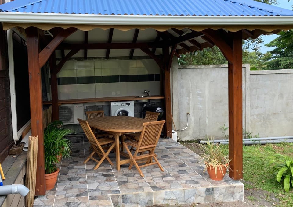 BBQ facilities, Dining area