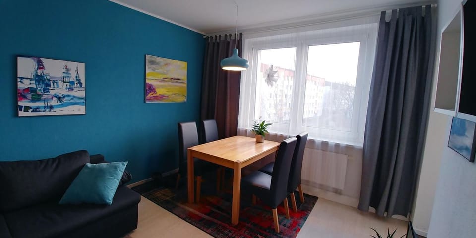 Living room, Photo of the whole room