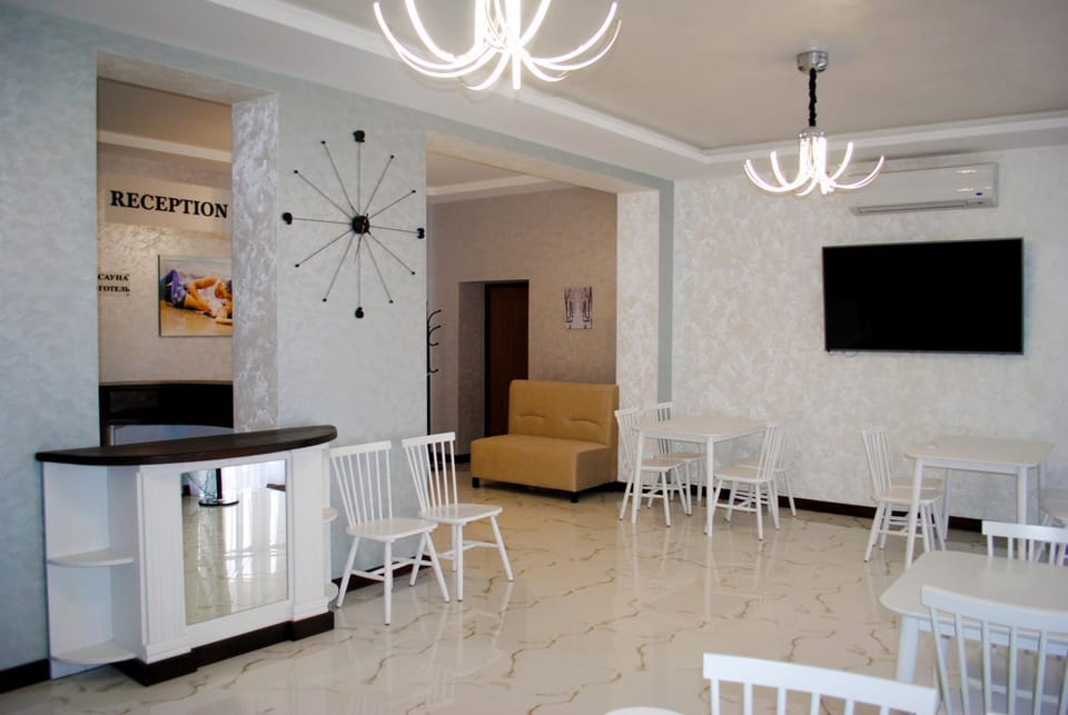 Communal lounge/ TV room
