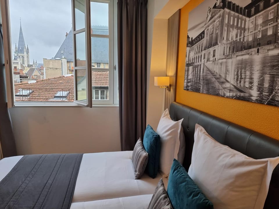 Bed, City view