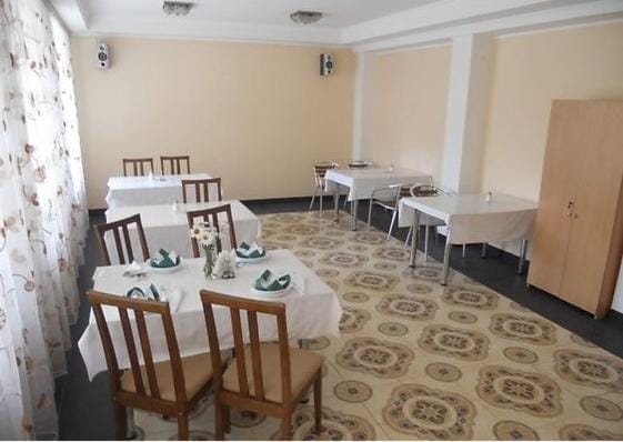 Dining area, Communal kitchen