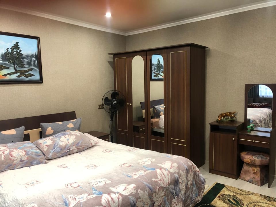 Квартира Льотне містечко Apartment in Ukraine