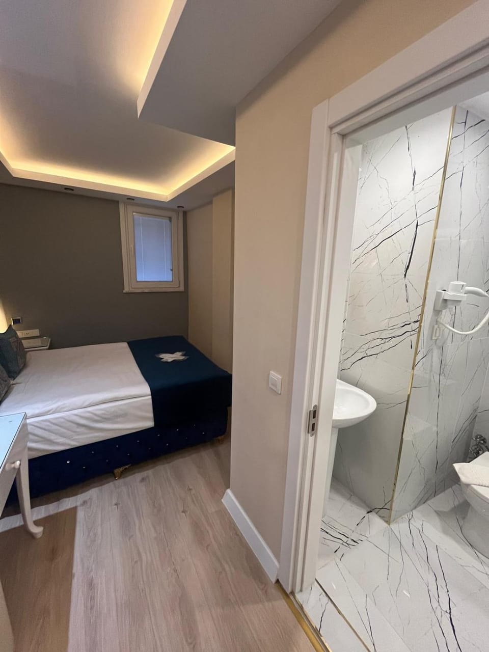 Shower, Toilet, Bed, Bathroom, Photo of the whole room