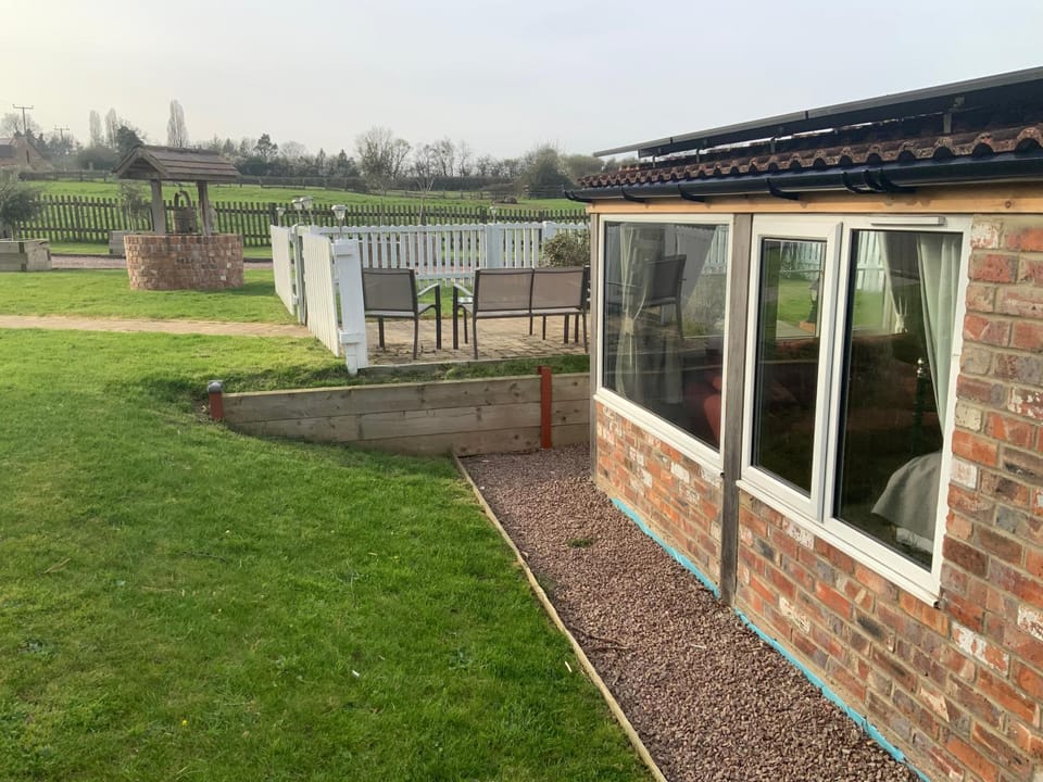 fairfeilds cottage Frog Trotters Bottom Apartment in Cotswold District