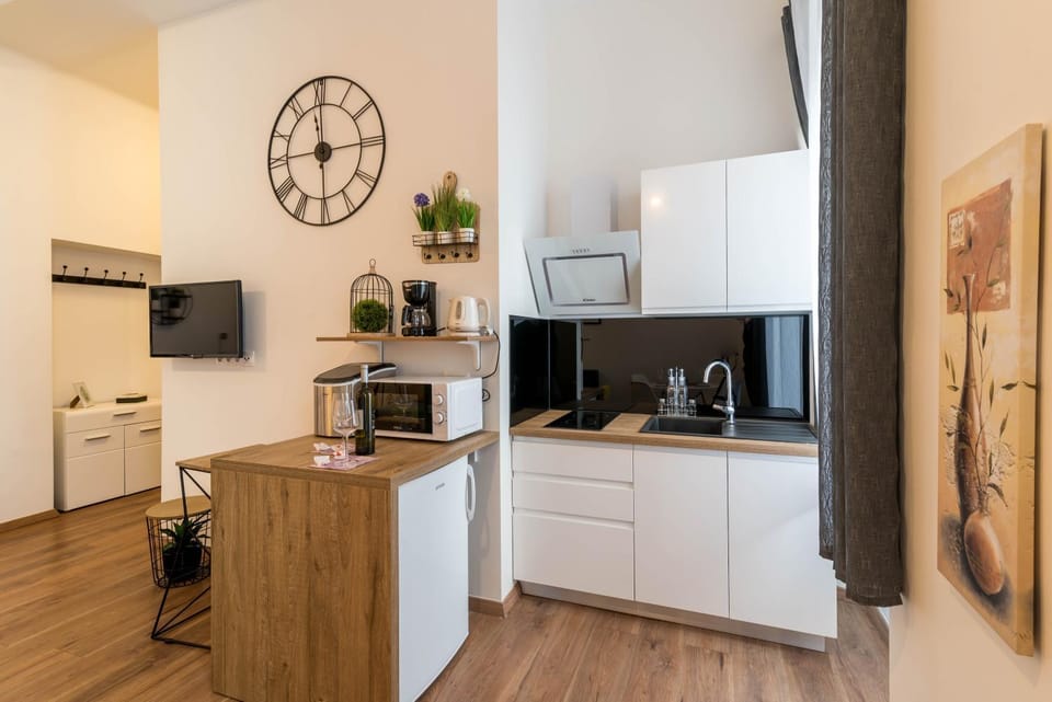 Coffee/tea facilities, Kitchen or kitchenette