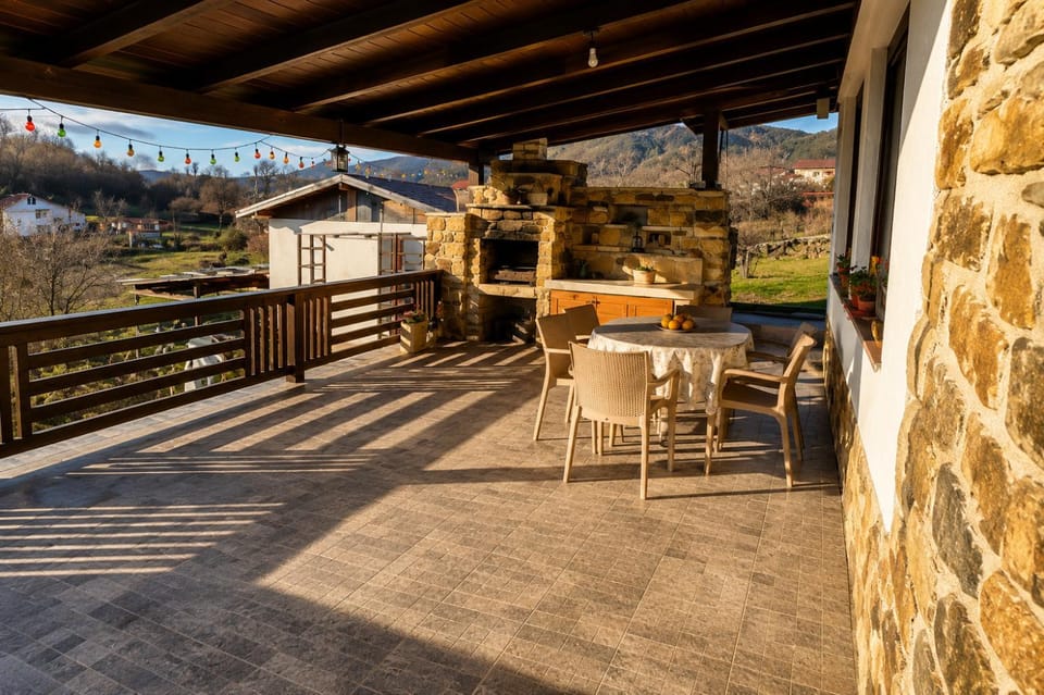 Natural landscape, Balcony/Terrace, Lake view, Mountain view